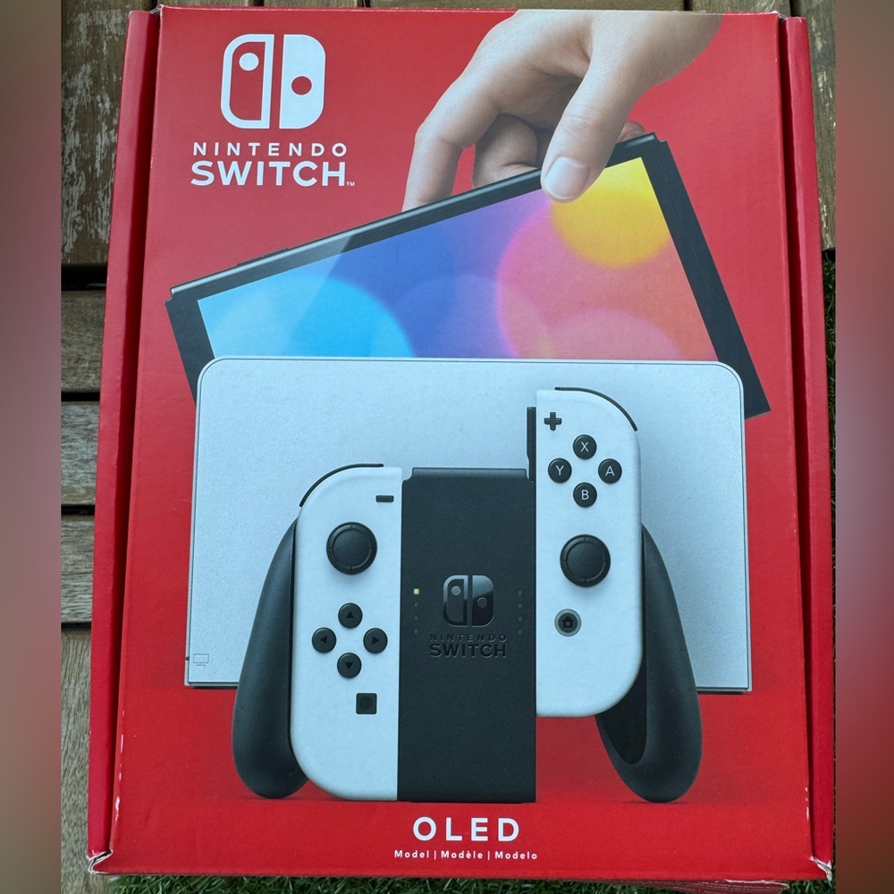 Nintendo Switch OLED with White and Black Joy-Cons - Picture 2 of 3